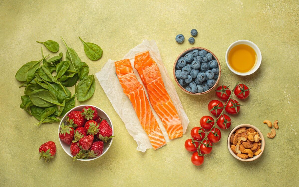 Dieta antiinflamatoare: ce alimente include și ce merită redus