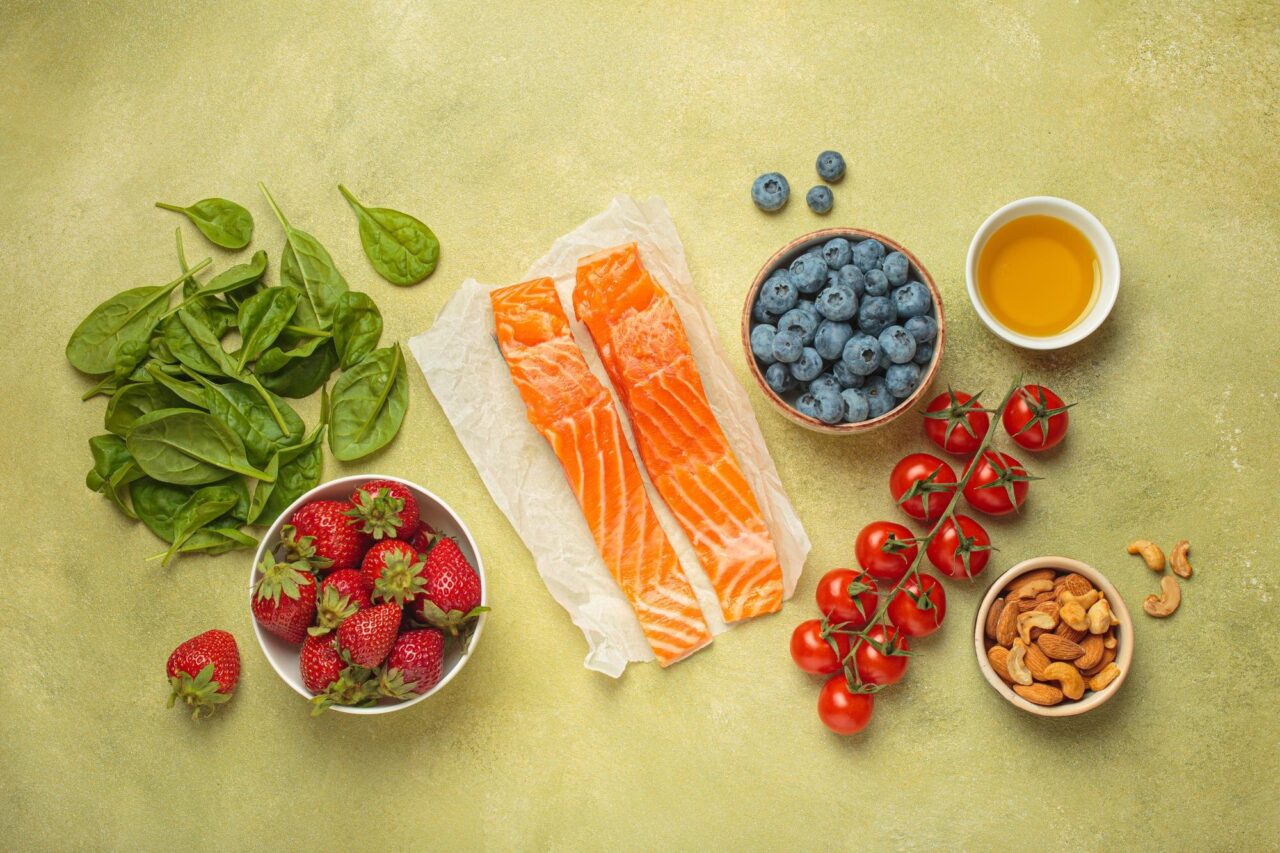 Dieta antiinflamatoare: ce alimente include și ce merită redus