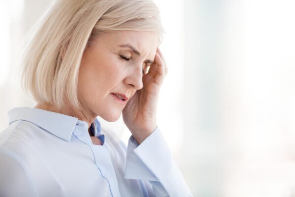 Menopauza și anxietatea: de ce pot apărea stări de neliniște fără un motiv evident