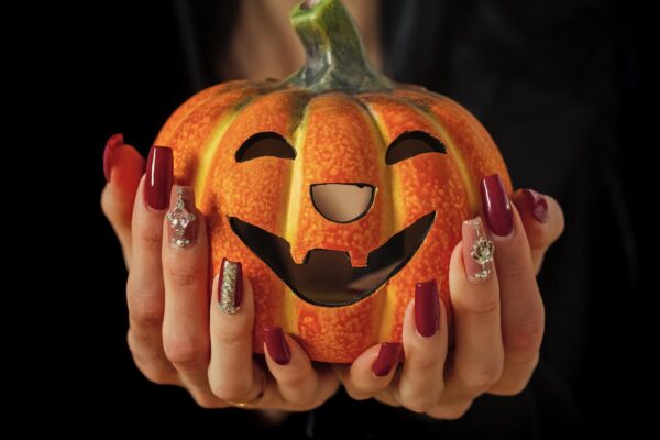 Unghii de Halloween: modele elegante, nu costumate